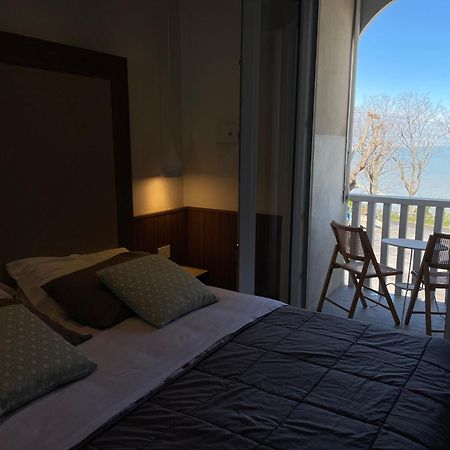 B&B Everest Bar Ristorantino Габиче Маре Екстериор снимка